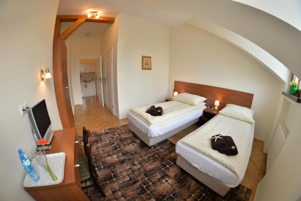 Royal Route 29 Comfort Rooms Cracovia Habitación foto