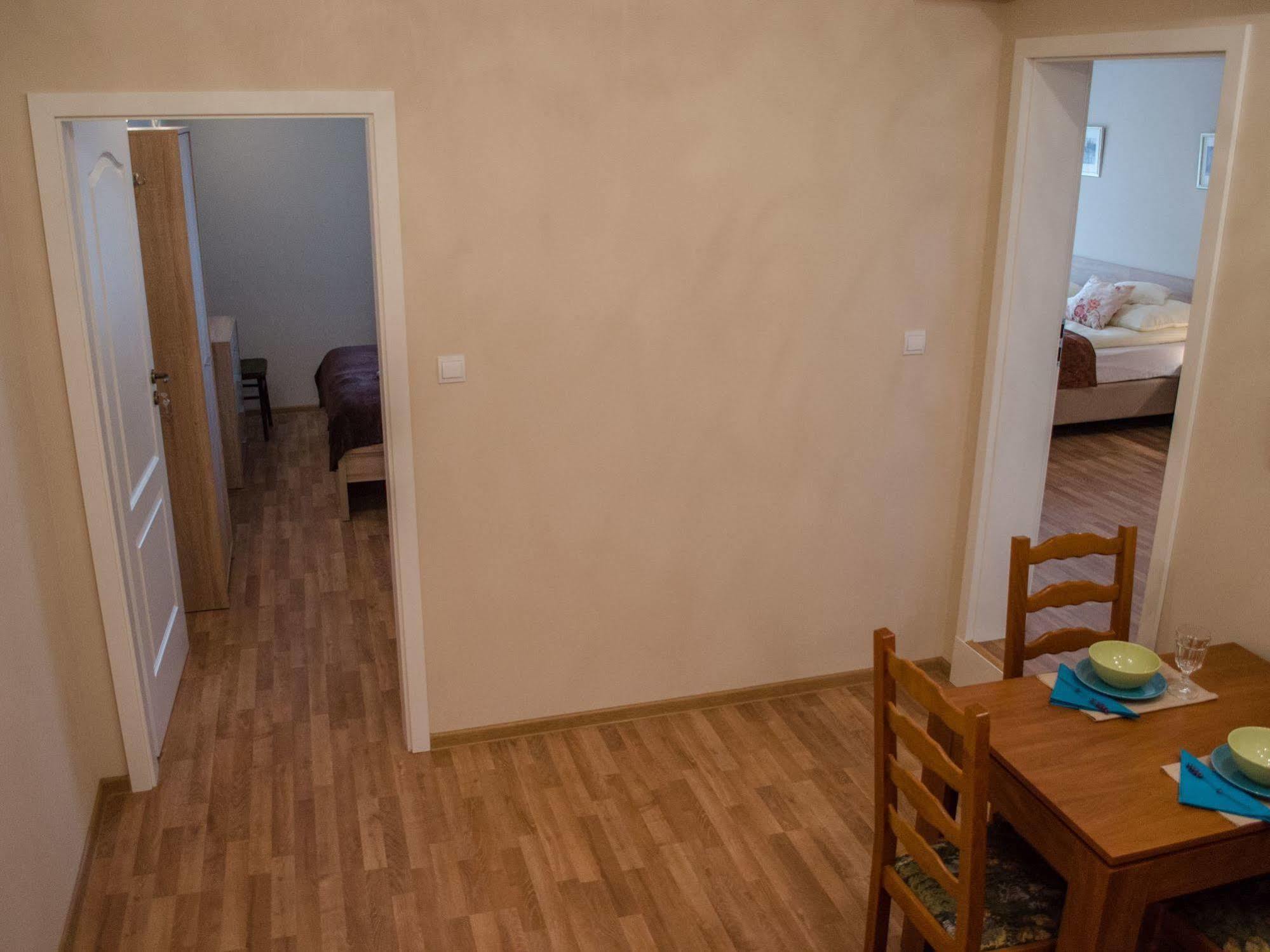 Royal Route 29 Comfort Rooms Cracovia Exterior foto
