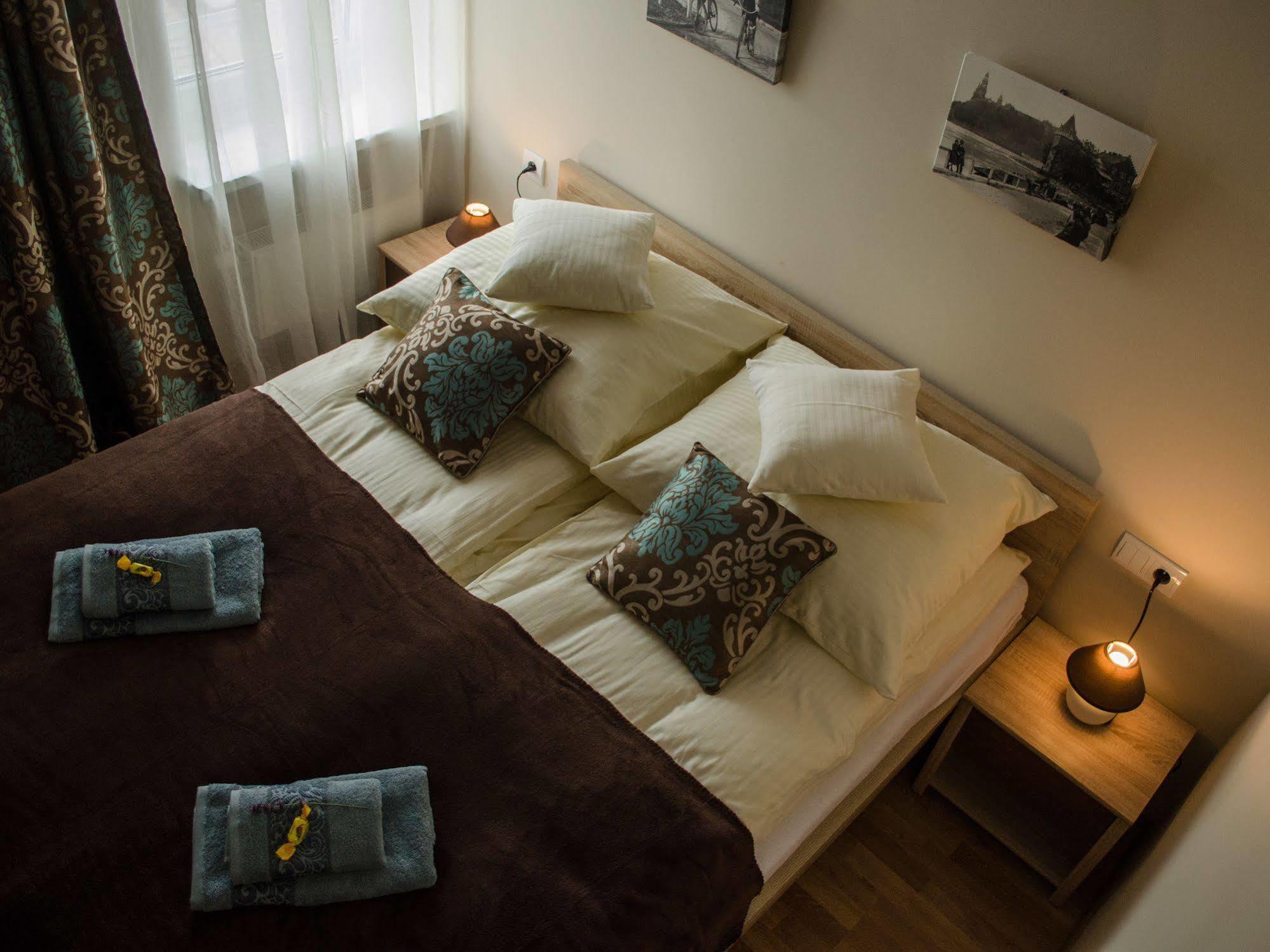 Royal Route 29 Comfort Rooms Cracovia Exterior foto