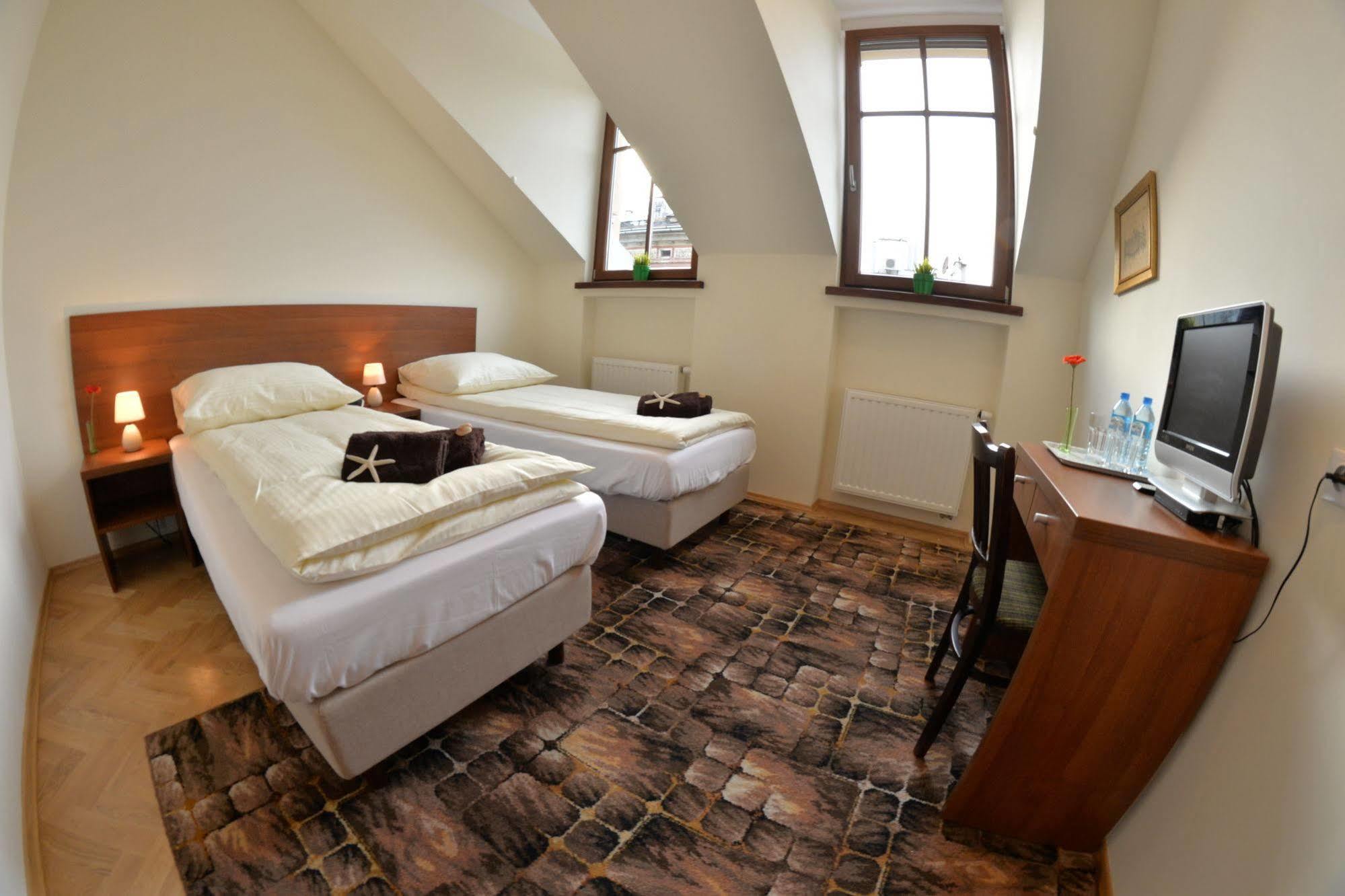Royal Route 29 Comfort Rooms Cracovia Exterior foto
