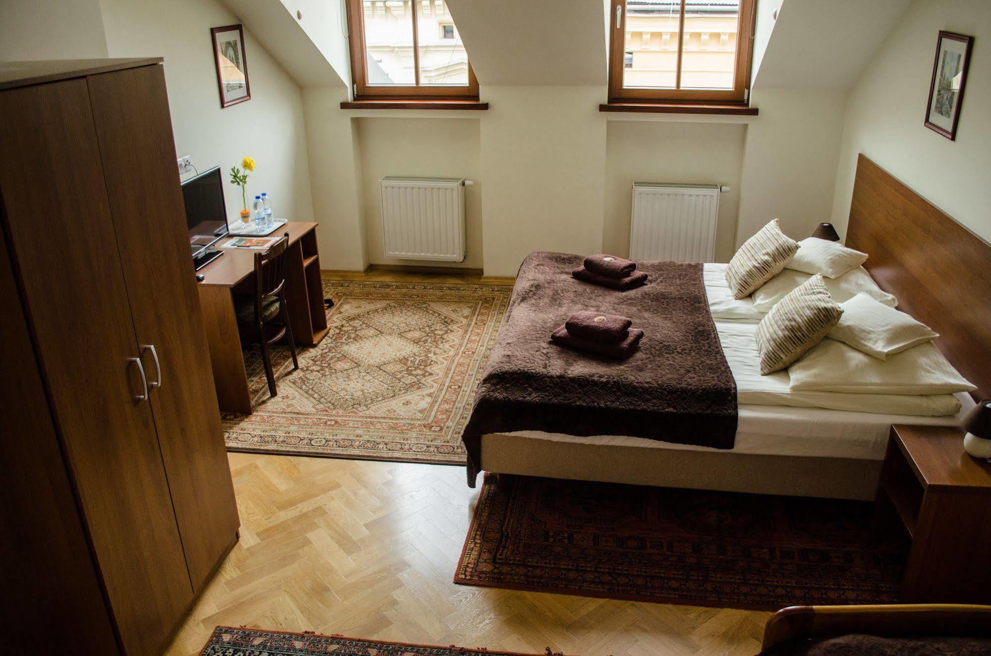 Royal Route 29 Comfort Rooms Cracovia Exterior foto